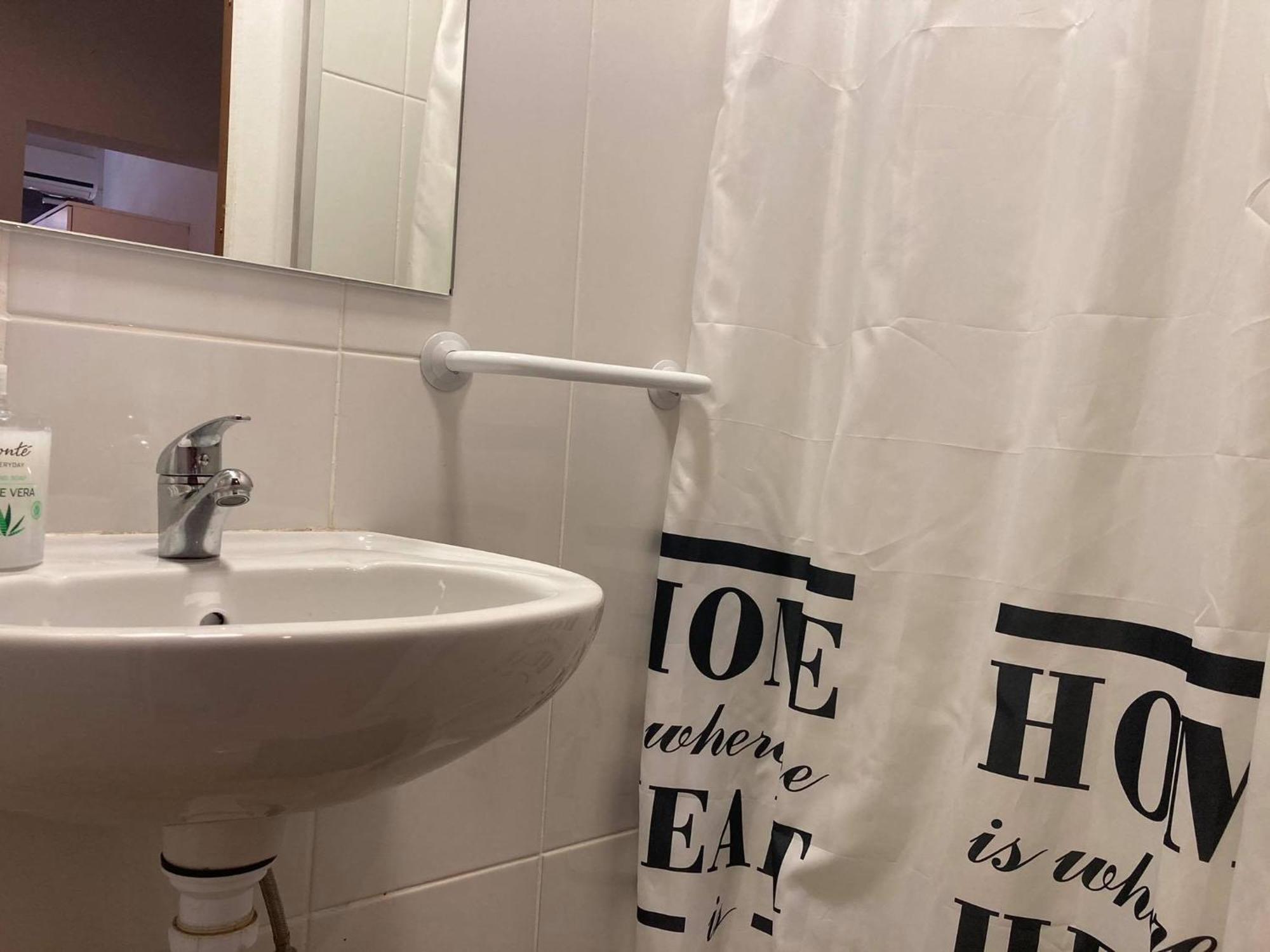 Peters Guesthouse Αβέιρο Δωμάτιο φωτογραφία
